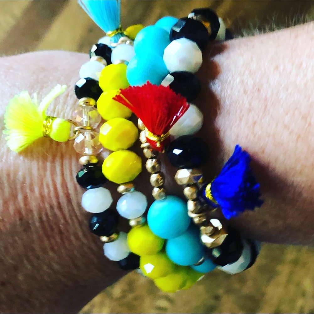 “Alice in Wonderland” stack set.